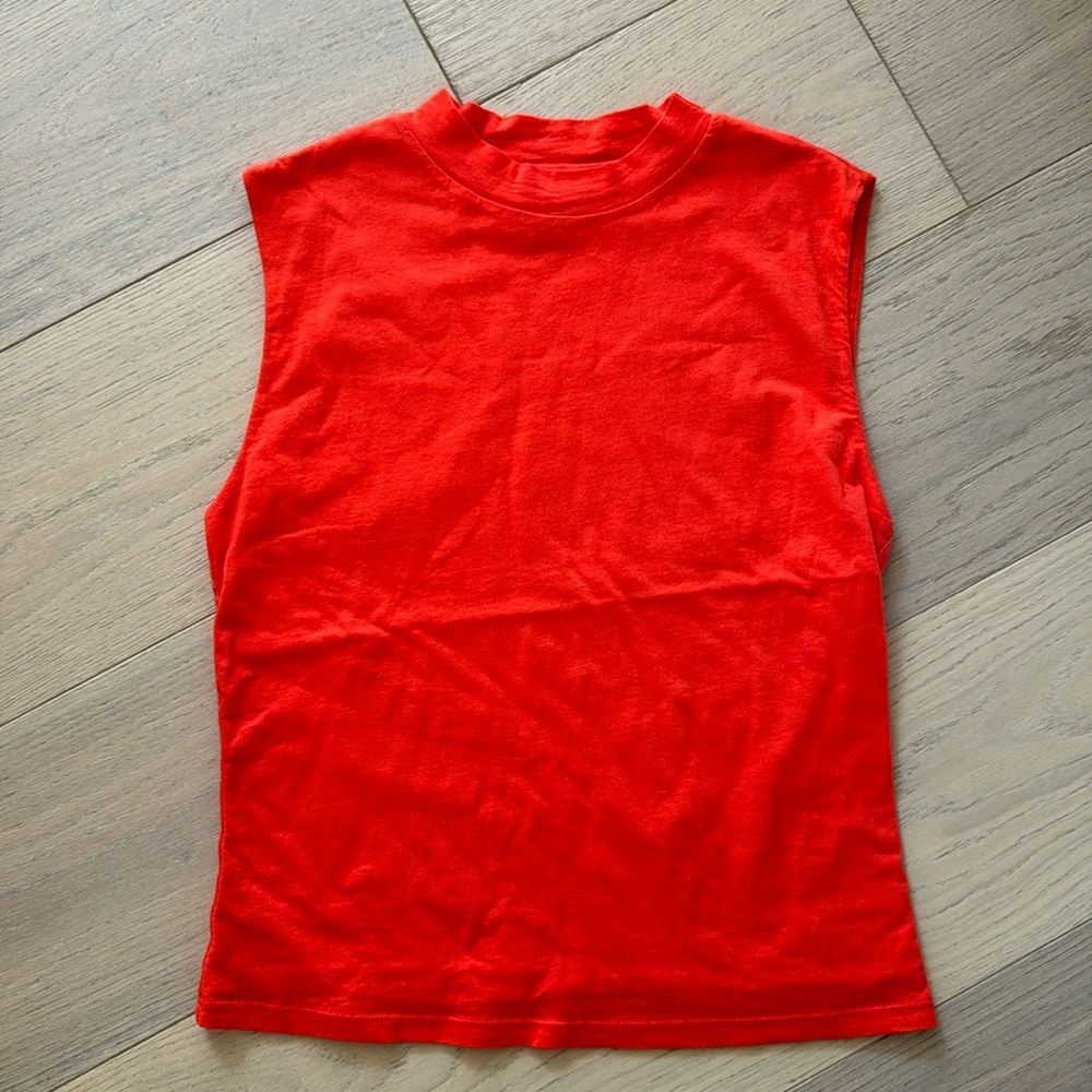 Velvet muscle tee